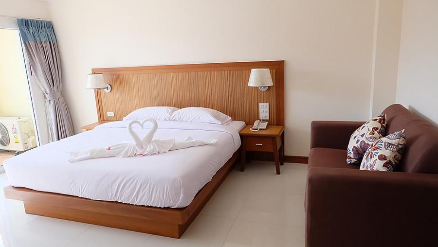 Dhotel Pattaya Nong Prue Bagian luar foto