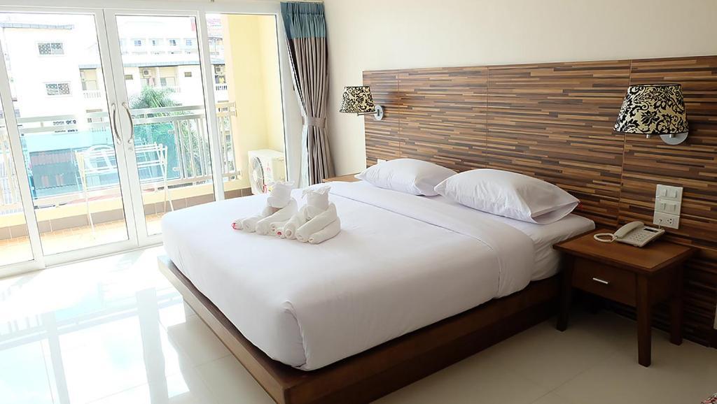 Dhotel Pattaya Nong Prue Bagian luar foto